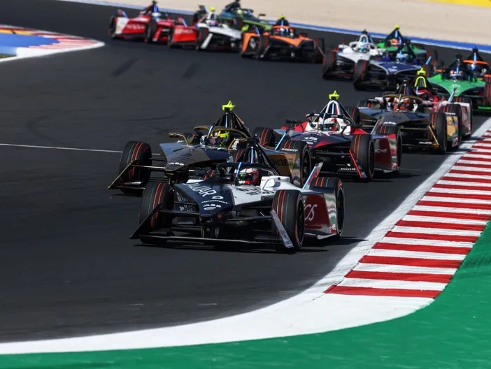 Drama, polémica y velocidad en el ePrix de Misano de la Fórmula E